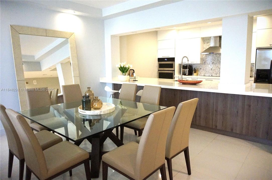 Recently Rented: $8,000 (2 beds, 2 baths, 1532 Square Feet)