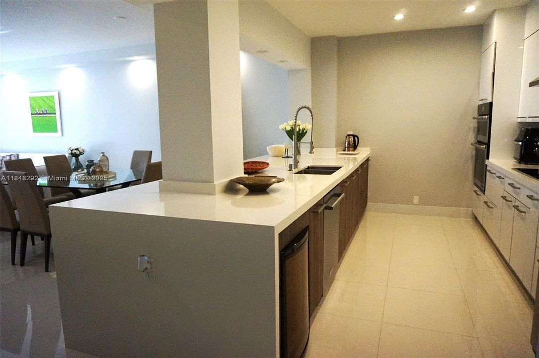 Recently Rented: $8,000 (2 beds, 2 baths, 1532 Square Feet)