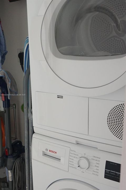 Recently Rented: $8,000 (2 beds, 2 baths, 1532 Square Feet)