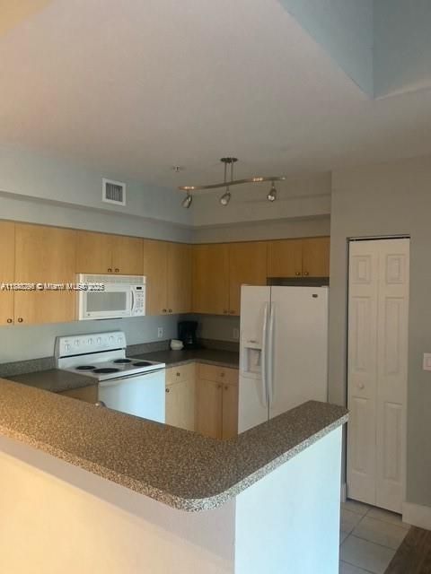 Activo con contrato: $253,000 (2 camas, 2 baños, 981 Pies cuadrados)