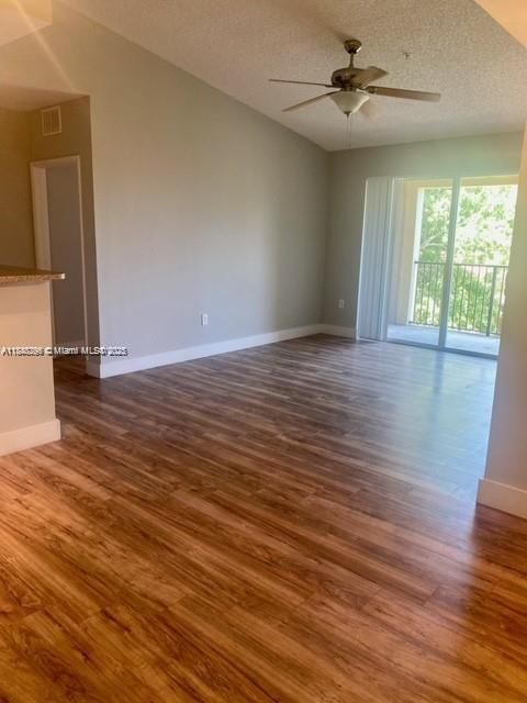 Activo con contrato: $253,000 (2 camas, 2 baños, 981 Pies cuadrados)