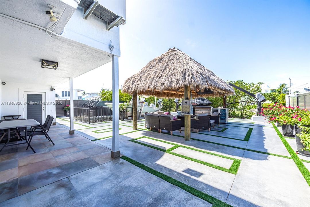 For Sale: $1,899,000 (4 beds, 4 baths, 2223 Square Feet)