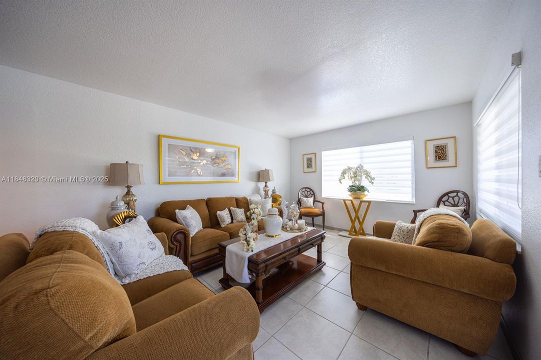 For Sale: $1,899,000 (4 beds, 4 baths, 2223 Square Feet)