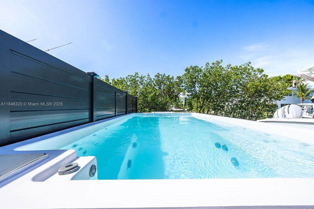 For Sale: $1,899,000 (4 beds, 4 baths, 2223 Square Feet)