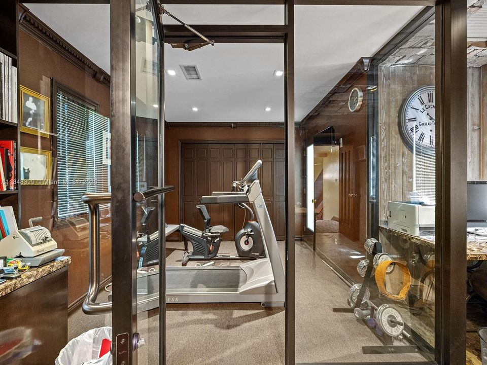 For Sale: $2,100,000 (5 beds, 5 baths, 4319 Square Feet)