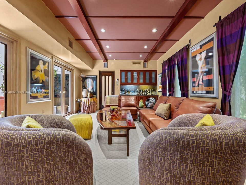 For Sale: $2,100,000 (5 beds, 5 baths, 4319 Square Feet)