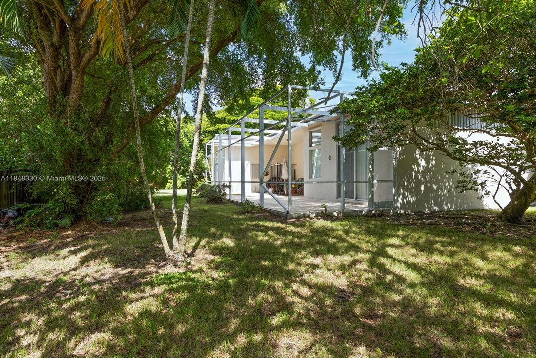 最近售出: $895,000 (5 贝兹, 3 浴室, 2814 平方英尺)