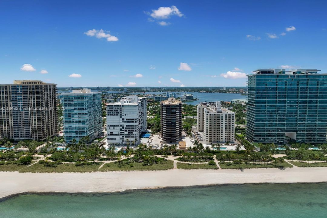 На продажу: $4,950,000 (3 спален, 2 ванн, 3300 Квадратных фут)