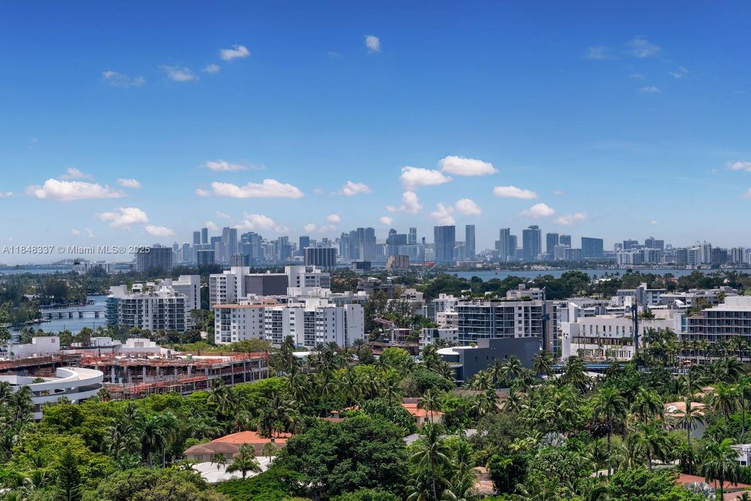 На продажу: $4,950,000 (3 спален, 2 ванн, 3300 Квадратных фут)