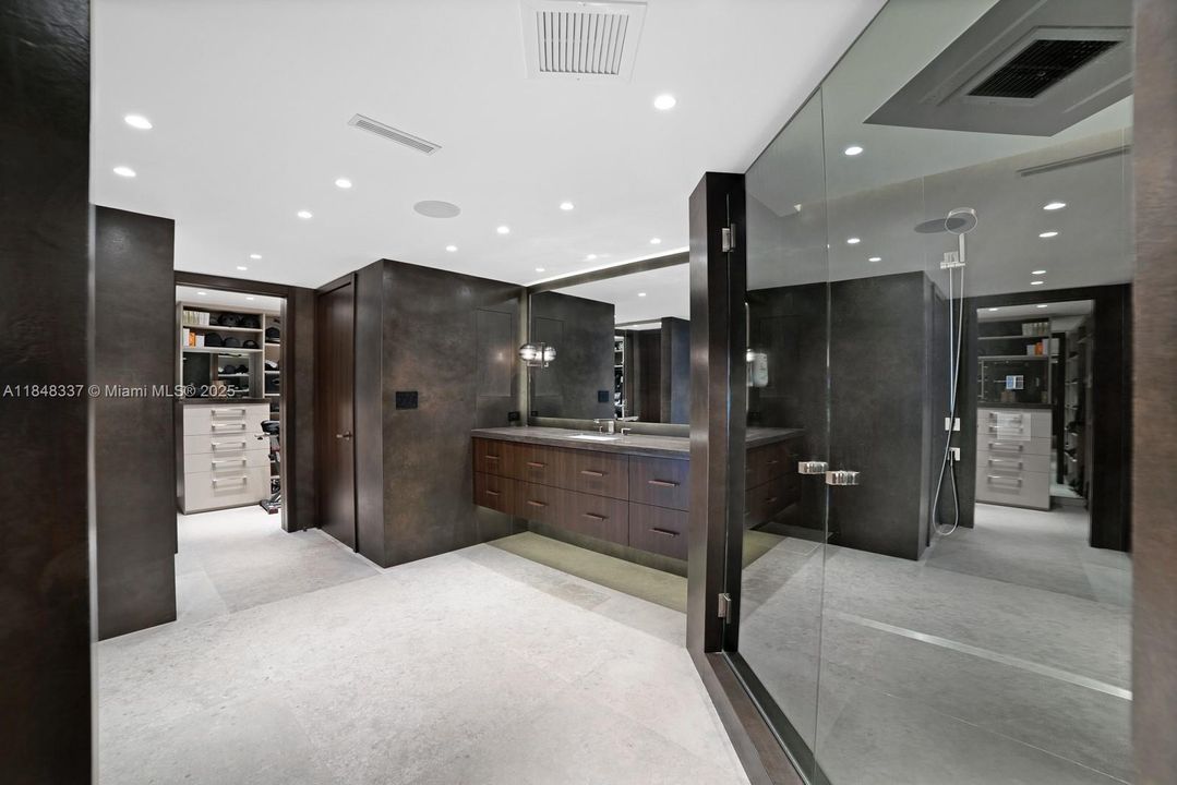 На продажу: $4,950,000 (3 спален, 2 ванн, 3300 Квадратных фут)