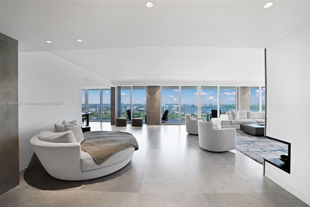 На продажу: $4,950,000 (3 спален, 2 ванн, 3300 Квадратных фут)