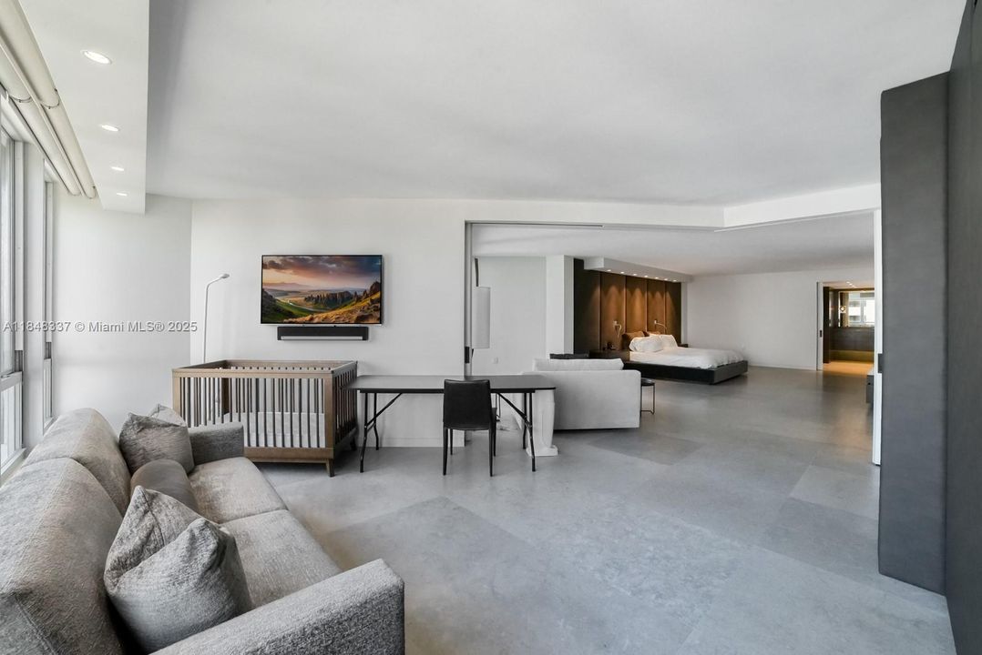 На продажу: $4,950,000 (3 спален, 2 ванн, 3300 Квадратных фут)