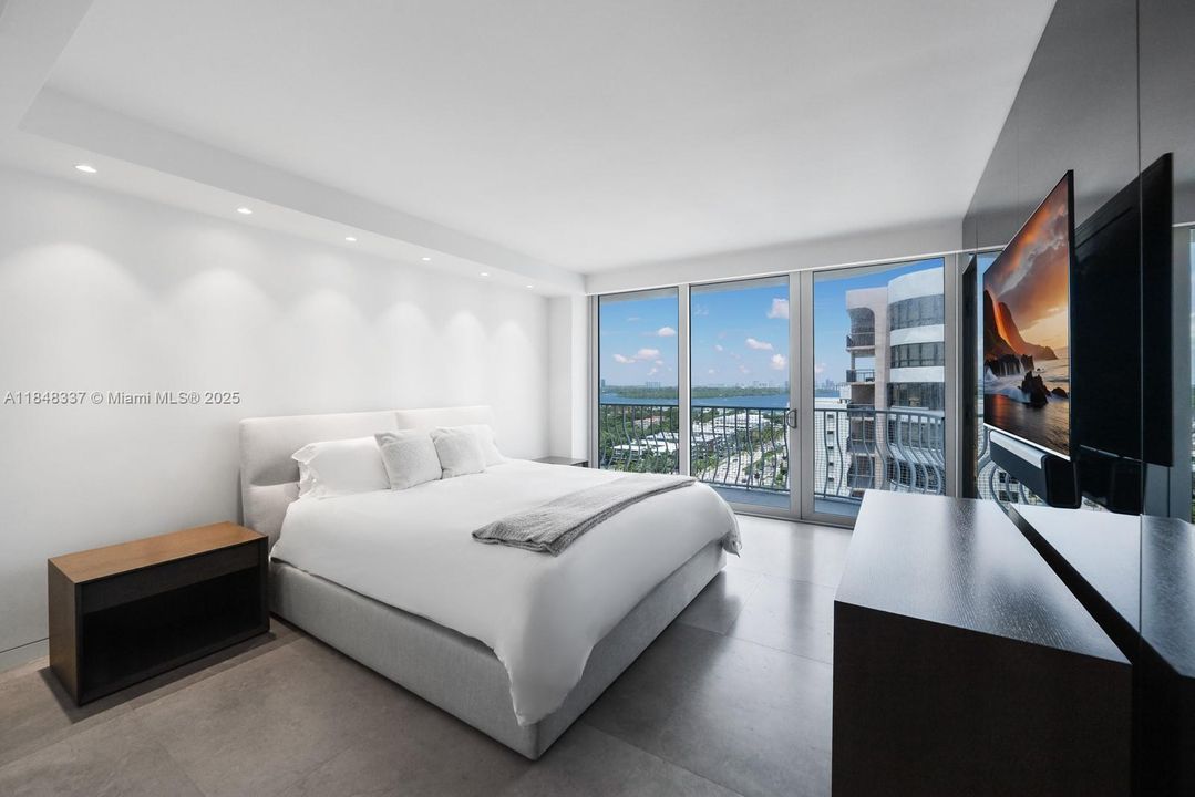 На продажу: $4,950,000 (3 спален, 2 ванн, 3300 Квадратных фут)