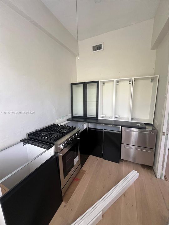 待售: $465,000 (0 贝兹, 1 浴室, 536 平方英尺)