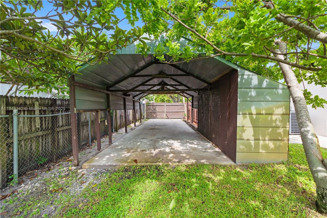 Vendido Recientemente: $920,000 (3 camas, 2 baños, 2094 Pies cuadrados)