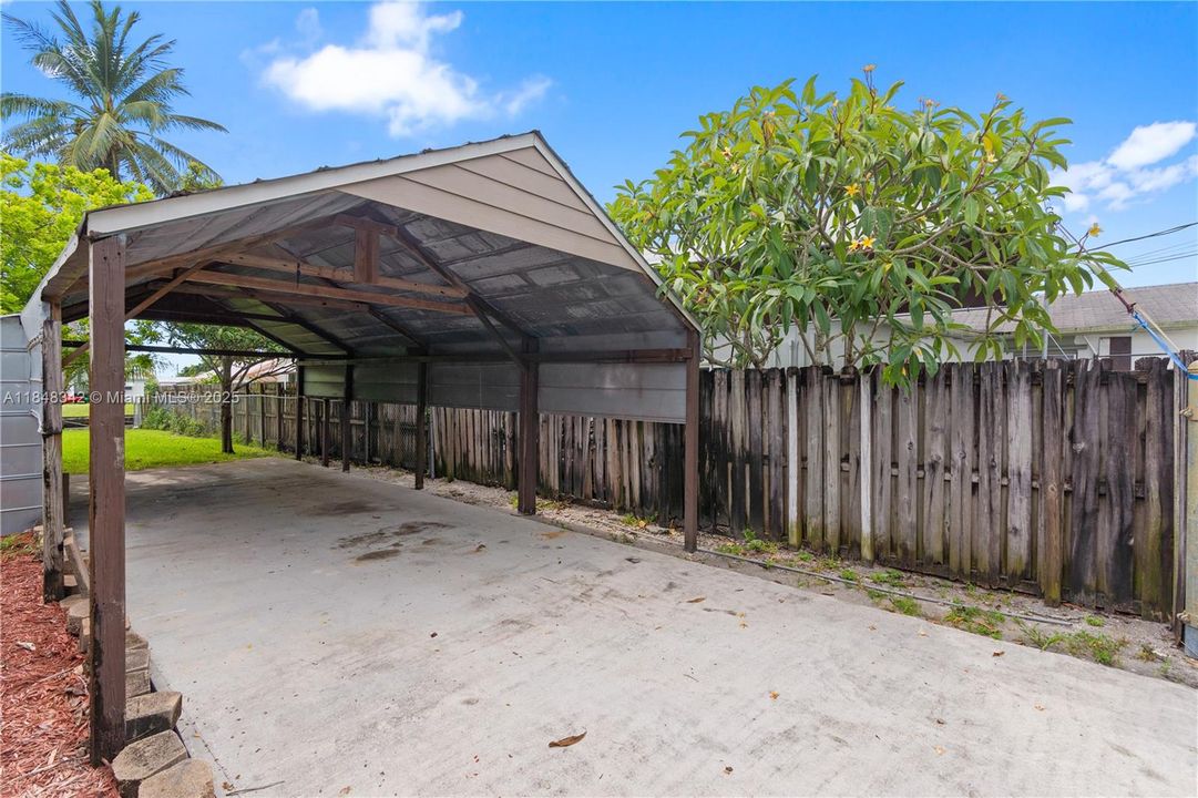 Vendido Recientemente: $920,000 (3 camas, 2 baños, 2094 Pies cuadrados)