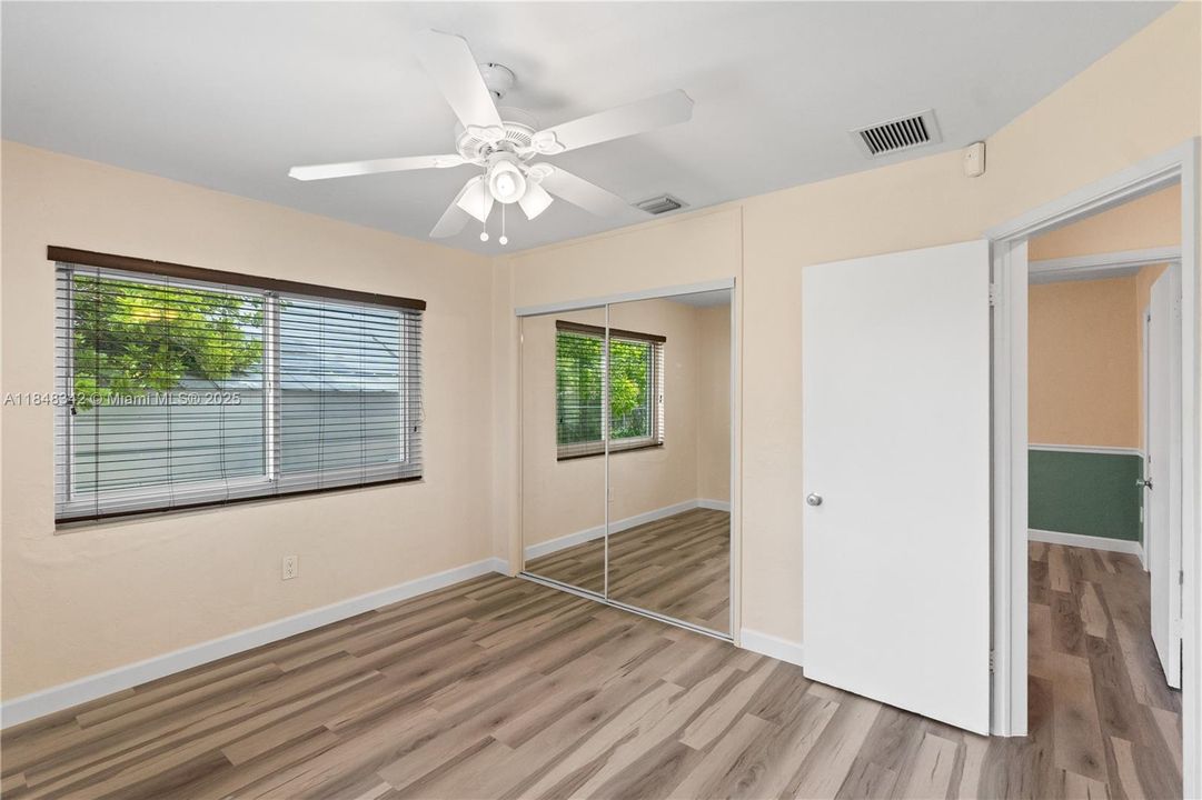 Vendido Recientemente: $920,000 (3 camas, 2 baños, 2094 Pies cuadrados)