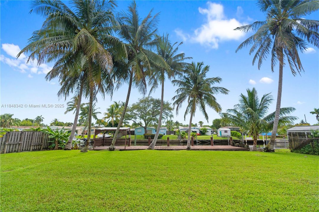 Vendido Recientemente: $920,000 (3 camas, 2 baños, 2094 Pies cuadrados)