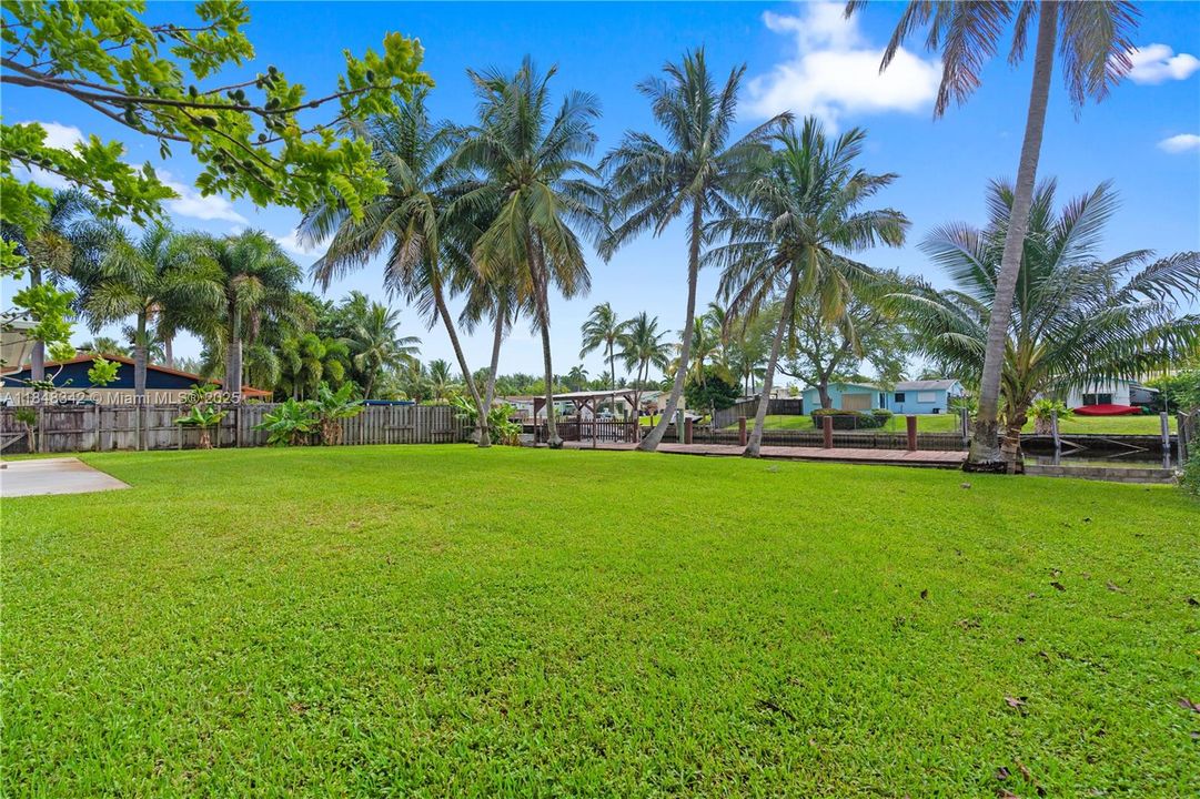 Vendido Recientemente: $920,000 (3 camas, 2 baños, 2094 Pies cuadrados)