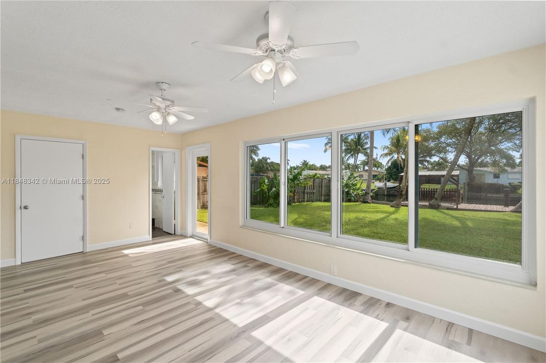 Vendido Recientemente: $920,000 (3 camas, 2 baños, 2094 Pies cuadrados)