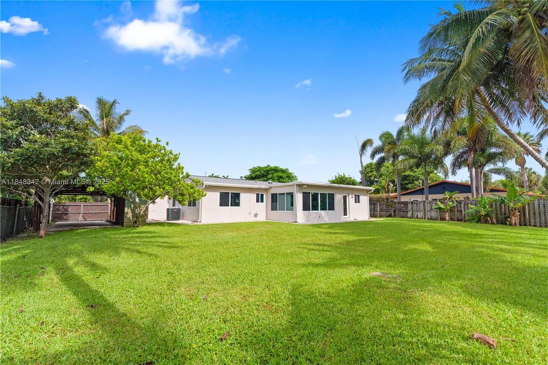 Vendido Recientemente: $920,000 (3 camas, 2 baños, 2094 Pies cuadrados)