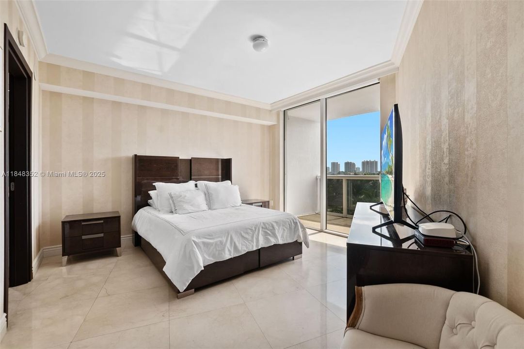 For Sale: $1,777,777 (3 beds, 3 baths, 2136 Square Feet)