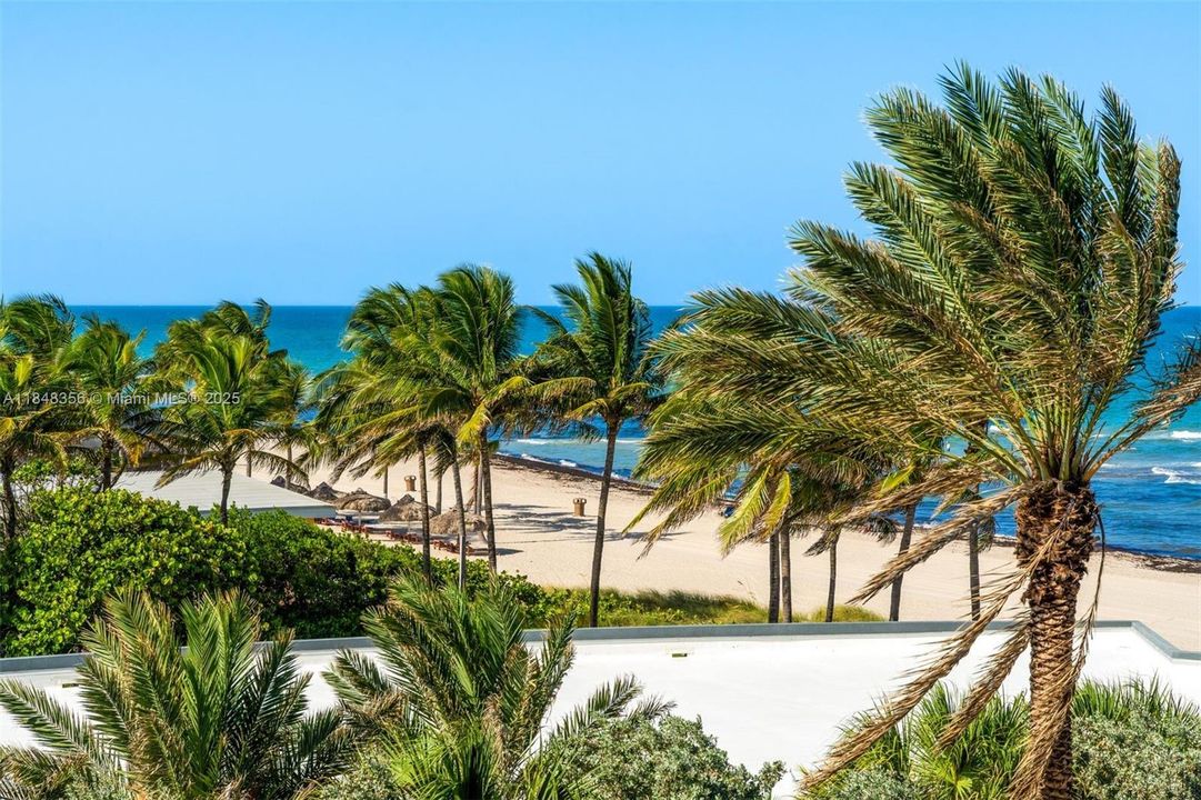 For Sale: $1,395,000 (2 beds, 2 baths, 1643 Square Feet)