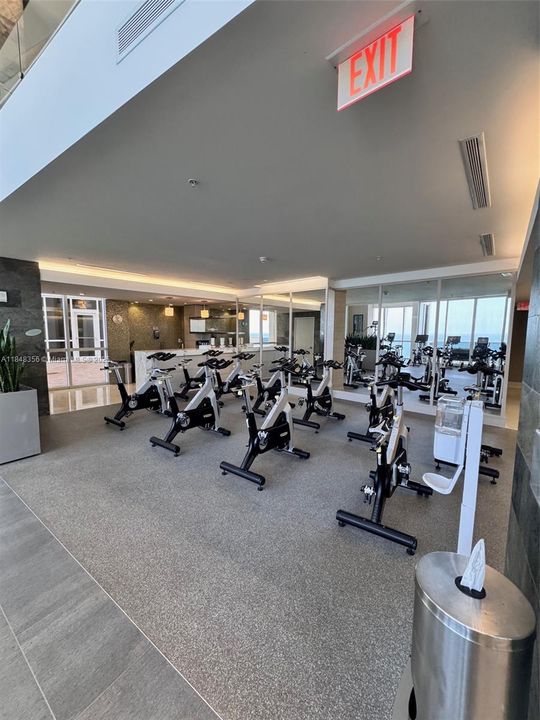 For Sale: $1,395,000 (2 beds, 2 baths, 1643 Square Feet)