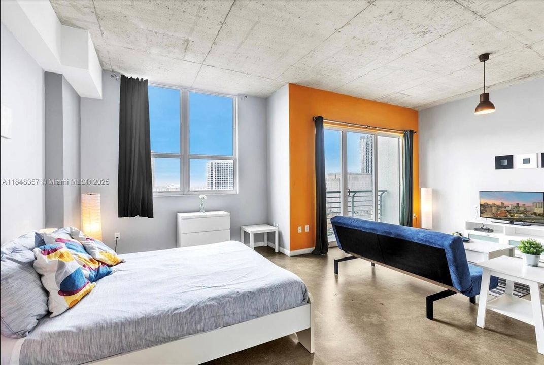 待售: $319,000 (1 贝兹, 1 浴室, 651 平方英尺)