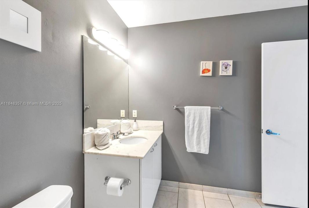 待售: $319,000 (1 贝兹, 1 浴室, 651 平方英尺)