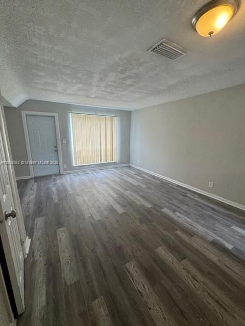 最近售出: $199,900 (2 贝兹, 1 浴室, 918 平方英尺)