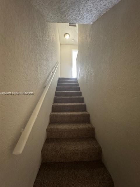 最近售出: $199,900 (2 贝兹, 1 浴室, 918 平方英尺)