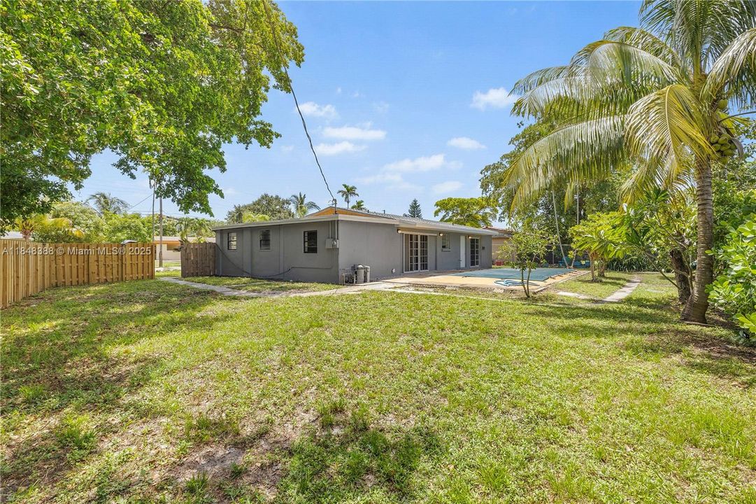 Active With Contract: $550,000 (3 beds, 2 baths, 1442 Square Feet)