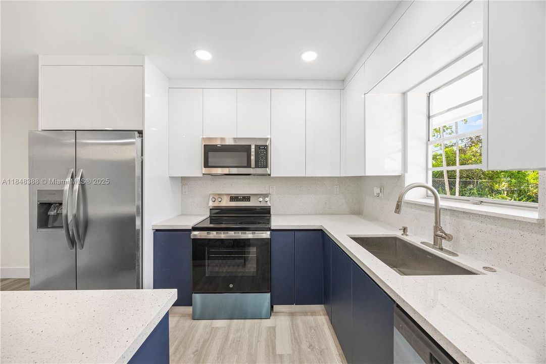 Active With Contract: $550,000 (3 beds, 2 baths, 1442 Square Feet)