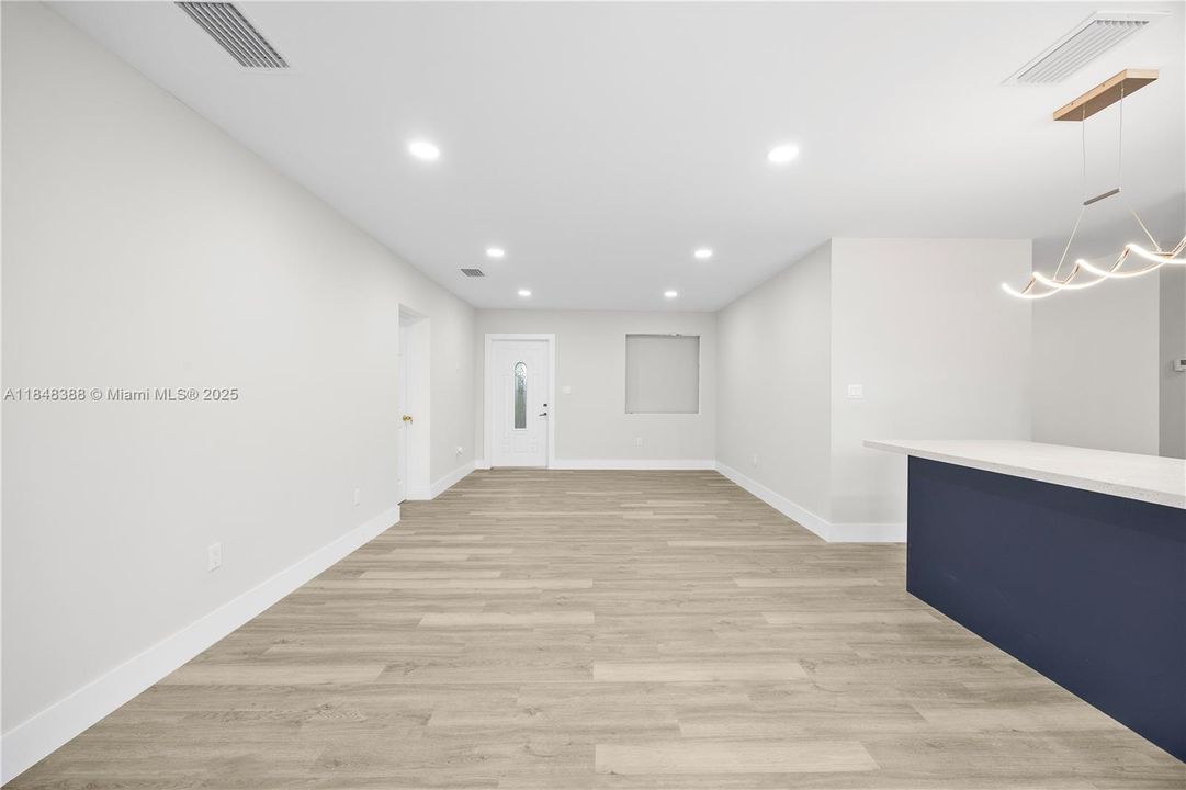 Active With Contract: $550,000 (3 beds, 2 baths, 1442 Square Feet)