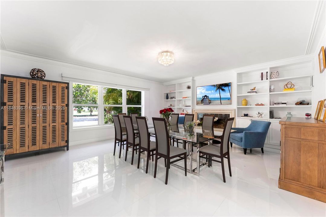 For Sale: $2,650,000 (5 beds, 4 baths, 2962 Square Feet)