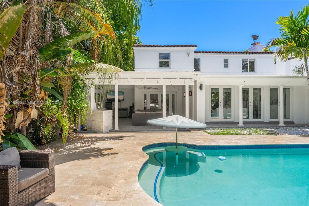 For Sale: $2,650,000 (5 beds, 4 baths, 2962 Square Feet)