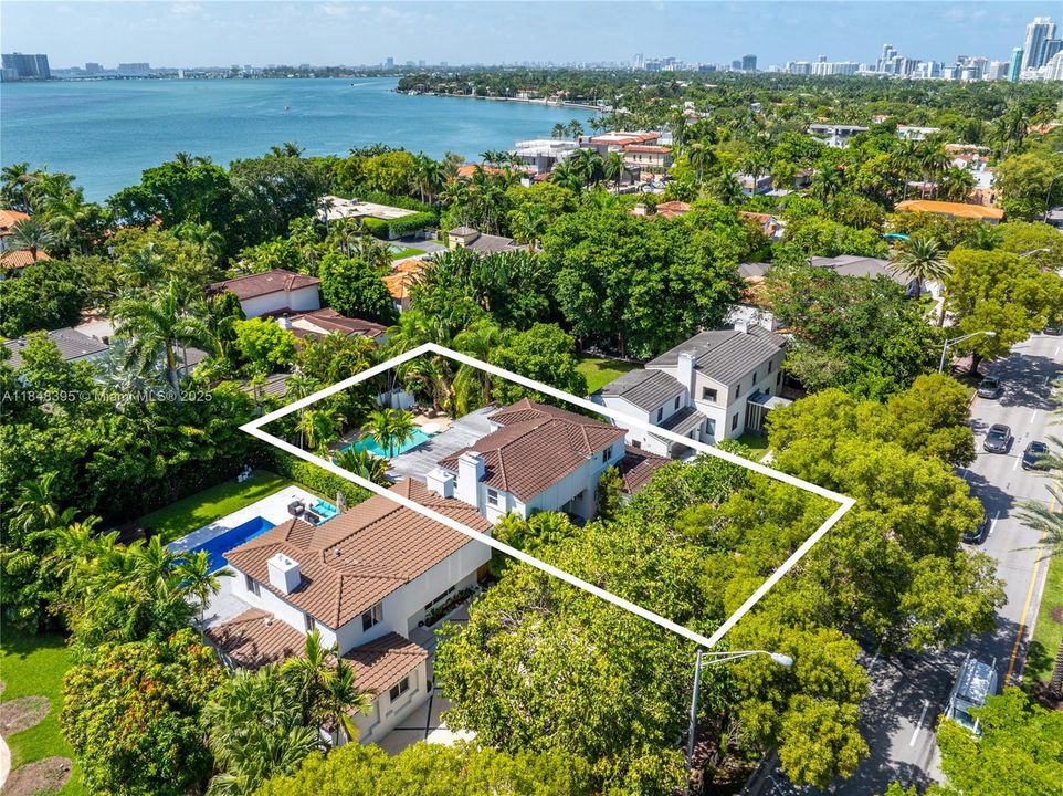 For Sale: $2,650,000 (5 beds, 4 baths, 2962 Square Feet)