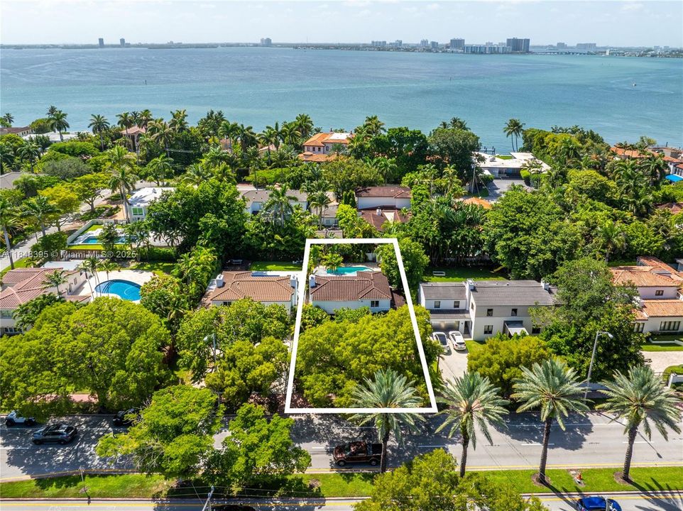 For Sale: $2,650,000 (5 beds, 4 baths, 2962 Square Feet)
