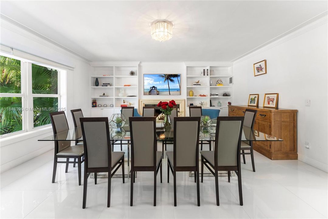 For Sale: $2,650,000 (5 beds, 4 baths, 2962 Square Feet)