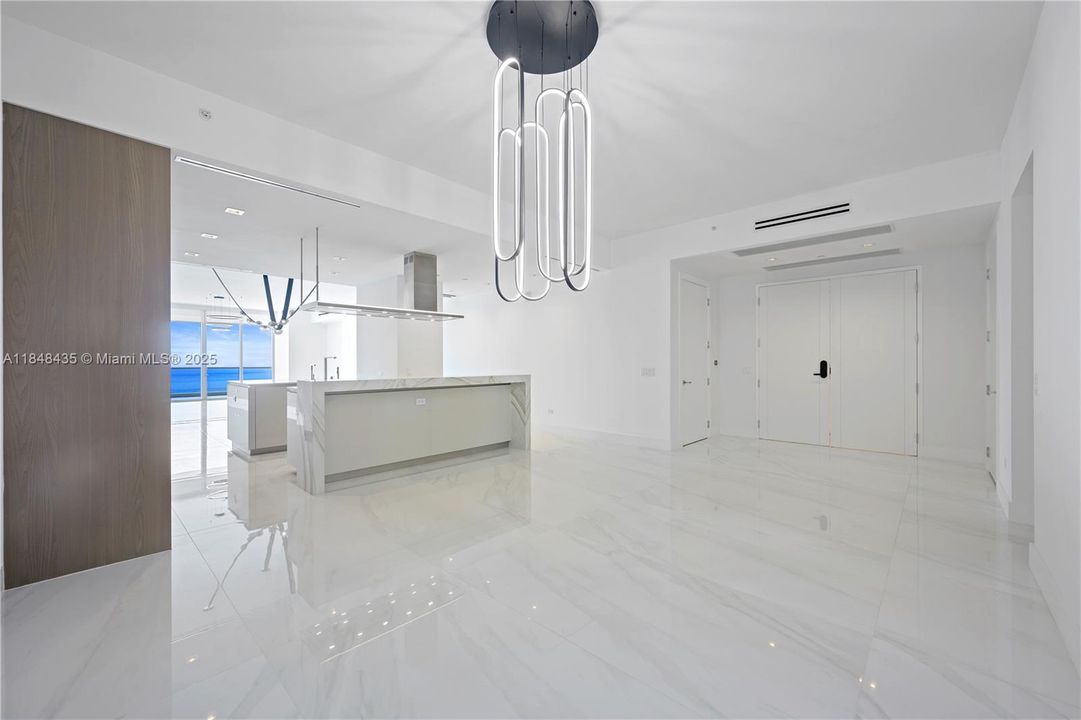 Recently Sold: $5,650,000 (3 beds, 4 baths, 3110 Square Feet)