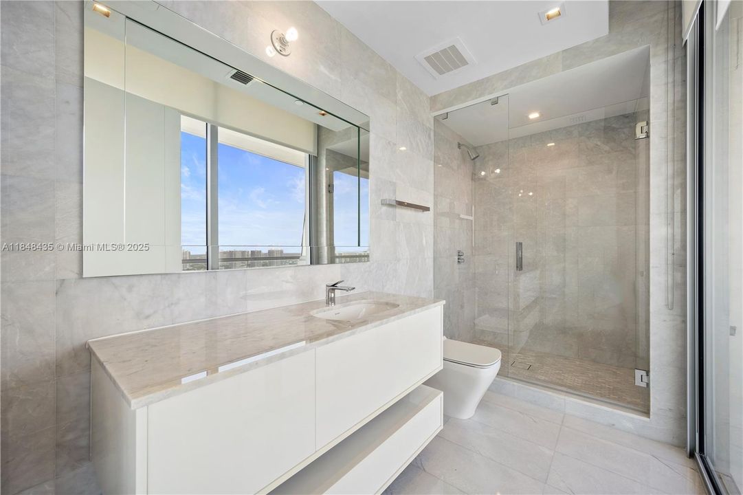 Recently Sold: $5,650,000 (3 beds, 4 baths, 3110 Square Feet)