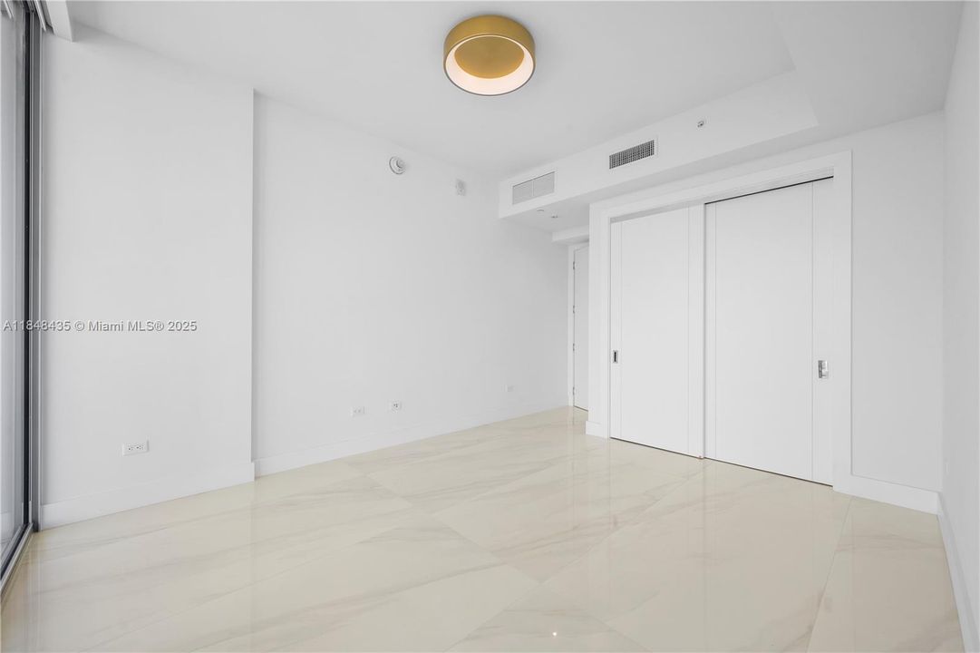 Recently Sold: $5,650,000 (3 beds, 4 baths, 3110 Square Feet)