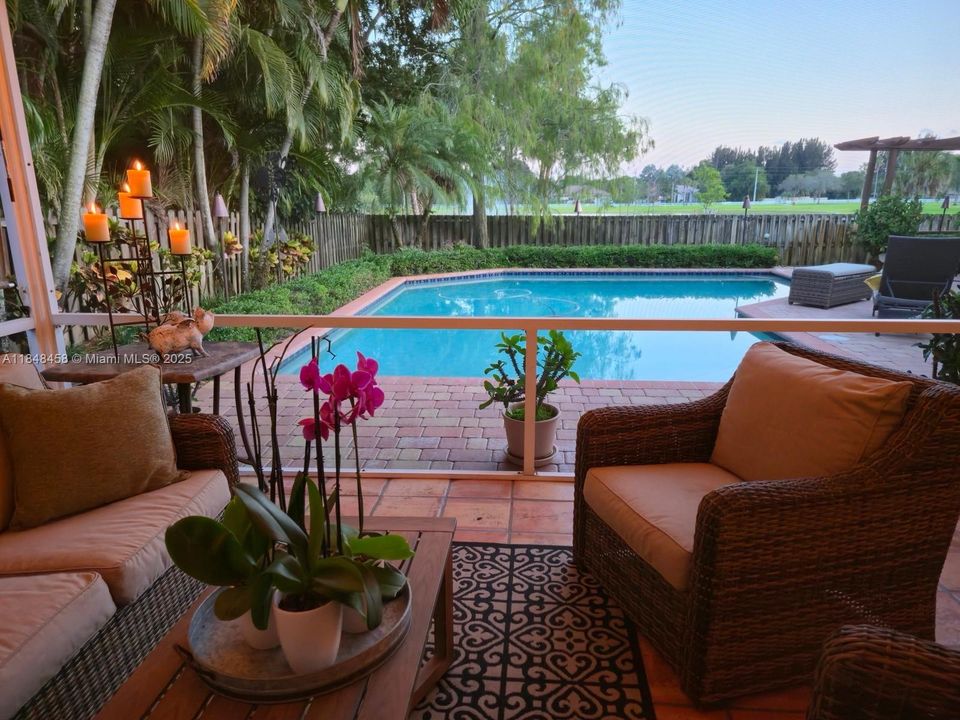 最近售出: $899,900 (4 贝兹, 2 浴室, 2444 平方英尺)