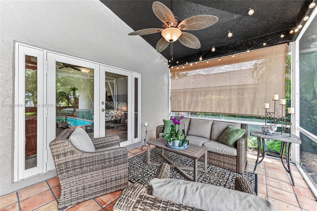 最近售出: $899,900 (4 贝兹, 2 浴室, 2444 平方英尺)