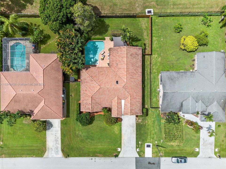 最近售出: $899,900 (4 贝兹, 2 浴室, 2444 平方英尺)