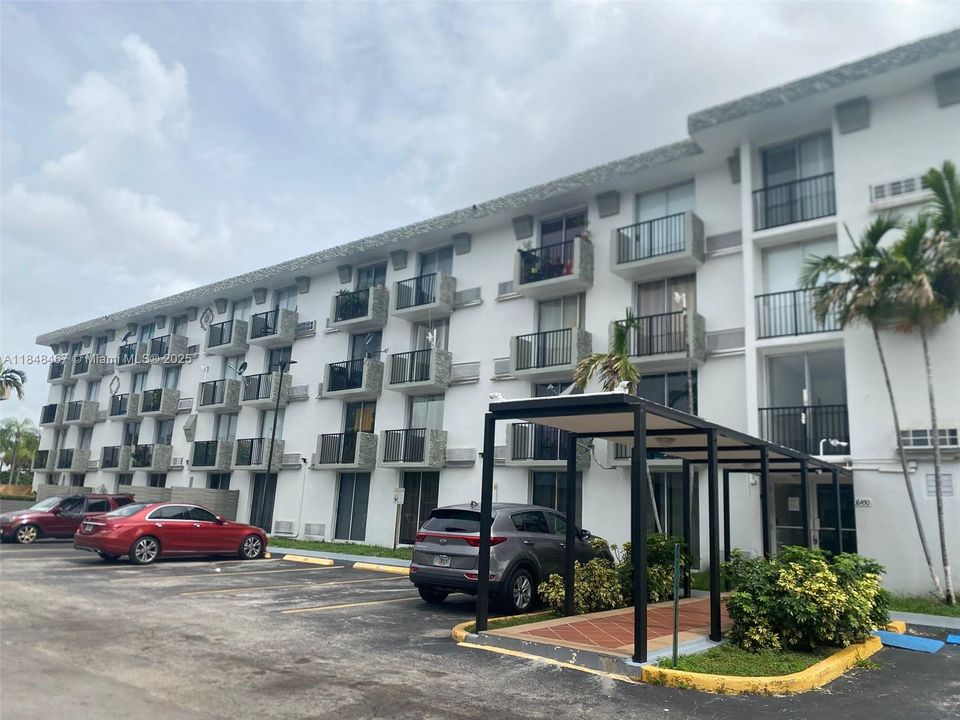 For Sale: $135,000 (0 beds, 1 baths, 385 Square Feet)