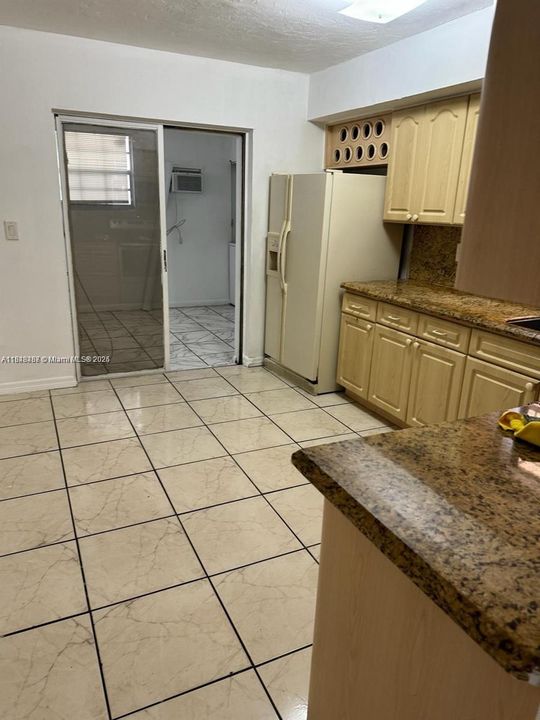 Vendido Recientemente: $307,000 (2 camas, 1 baños, 814 Pies cuadrados)