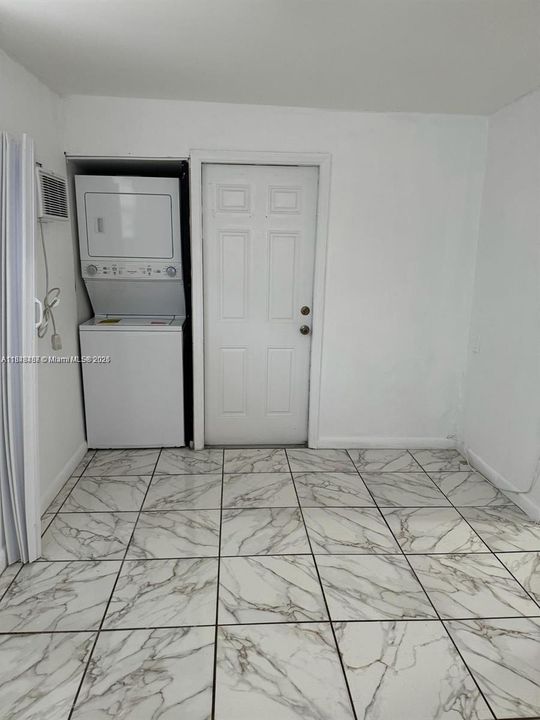 Vendido Recientemente: $307,000 (2 camas, 1 baños, 814 Pies cuadrados)