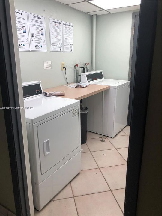 For Sale: $130,000 (1 beds, 1 baths, 597 Square Feet)